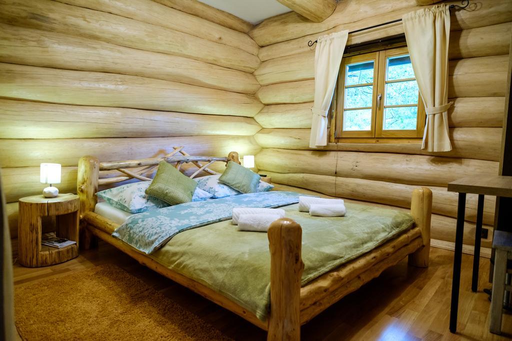 Bear'S Log Villa Seliste Dreznicko Exterior photo